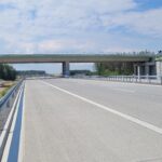 20.05.26 km 606+900 nawierzchnia betonowa C35_45 i WD_73C wykonano urządzenia BRD oznakowanie poziome i pionowe
