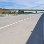 25.05.26 km 602+900’ nawierzchnia betonowa C35_45 i WD_69A wykonano urządzenia BRD oznakowanie poziome i pionowe ekrany akustyczne
