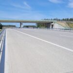 25.05.26 km 606+900 nawierzchnia betonowa C35_45 i WD_73C wykonano urządzenia BRD oznakowanie poziome i pionowe