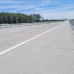 25.05.26 km 608+950’ nawierzchnia betonowa C35_45 nad PP_69 wykonano urządzenia BRD oznakowanie poziome i pionowe
