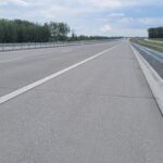 01.06.26 km 608+950’ nawierzchnia betonowa C35_45 nad PP_69 wykonano urządzenia BRD oznakowanie poziome i pionowe
